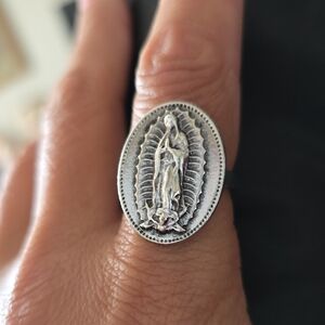 Praying Hands Virgin Mary Embossed '(3d) Hammered Made Ring Simple NonMagnetic